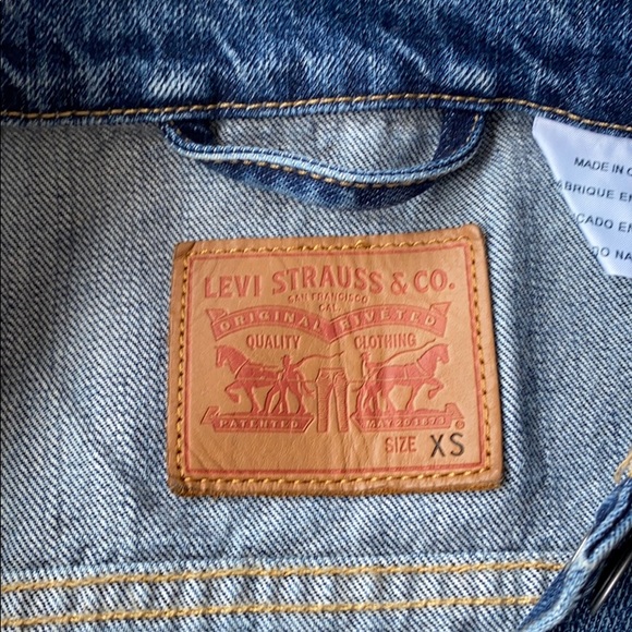 Levis Denim Jacket (XS) - Picture 7 of 10